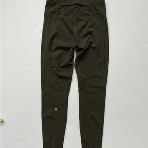 LULULEMON SIZE 8 LEGGINGS